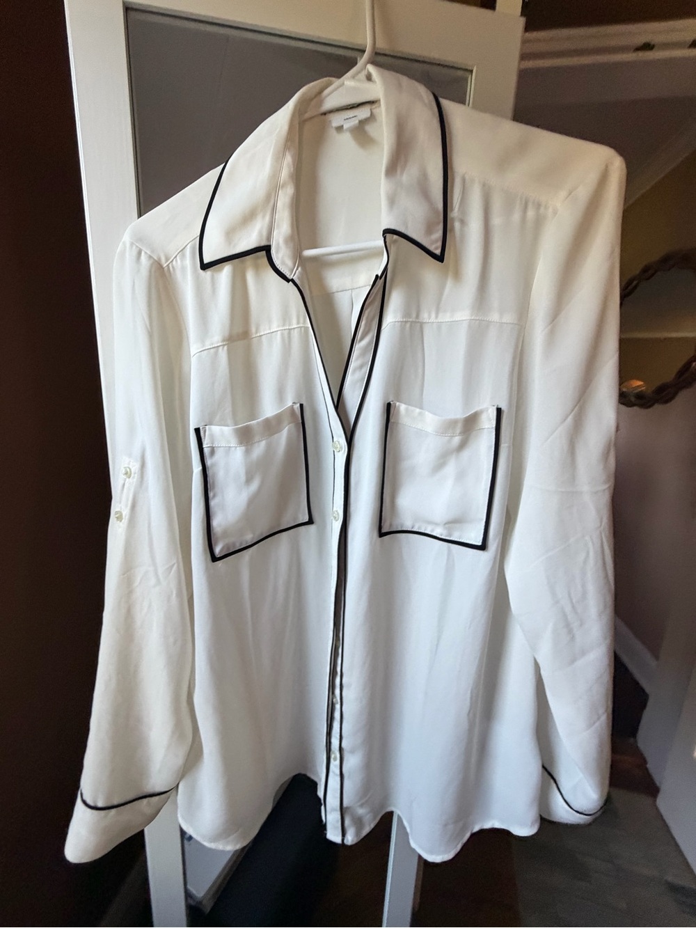 Express Womens Blouse with Black Piping, beautiful!! L, NWOT